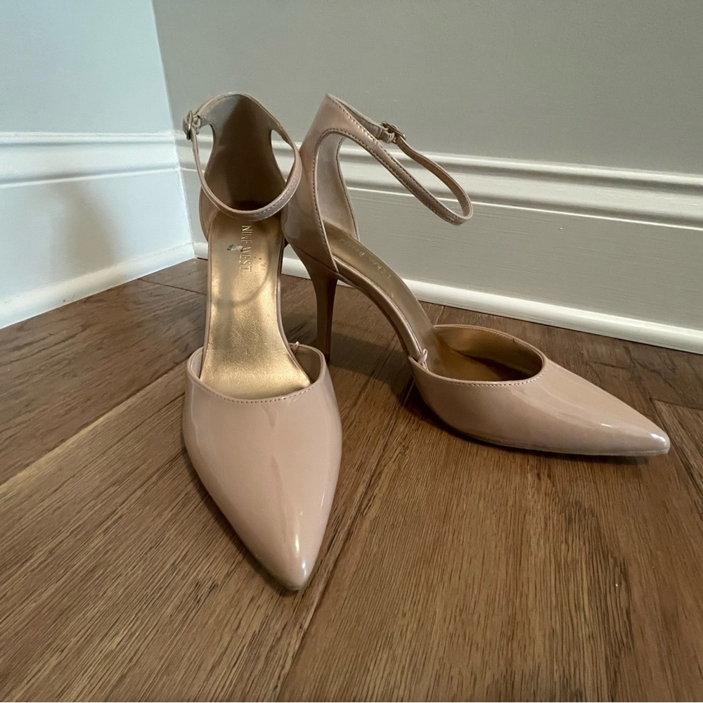 Nine West Nude Patent Ankle Strap Heels Size 9 Pointed Toe Pumps